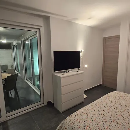 Paradise Lloret Apartman *